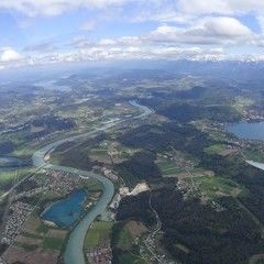 Flugwegposition um 11:44:28: Aufgenommen in der Nähe von Gemeinde Arnoldstein, Arnoldstein, Österreich in 1690 Meter